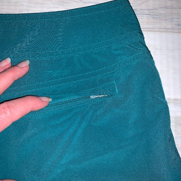 Eastern Mountain Sports Women's Shorts - Size Med - Picture 7 of 7